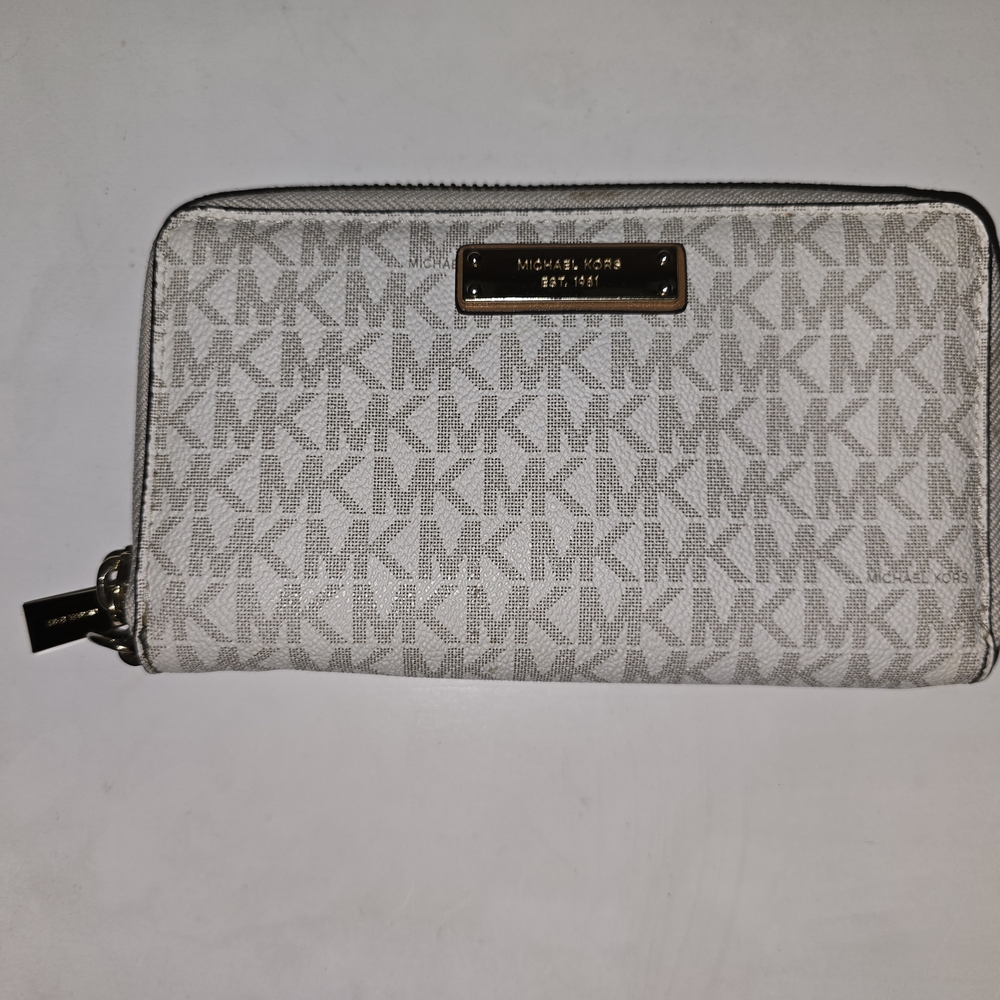 Michael Kors Monogram Wallet